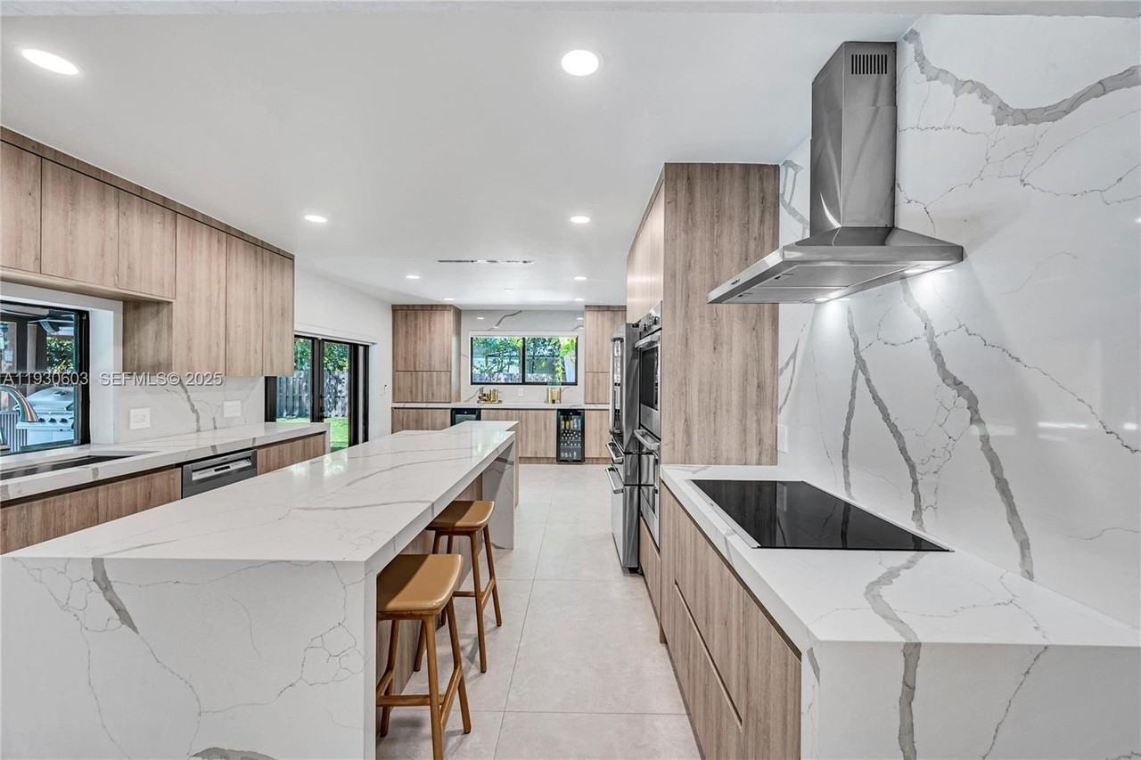 11340 Southwest 74th Court - Photo 2 of 50