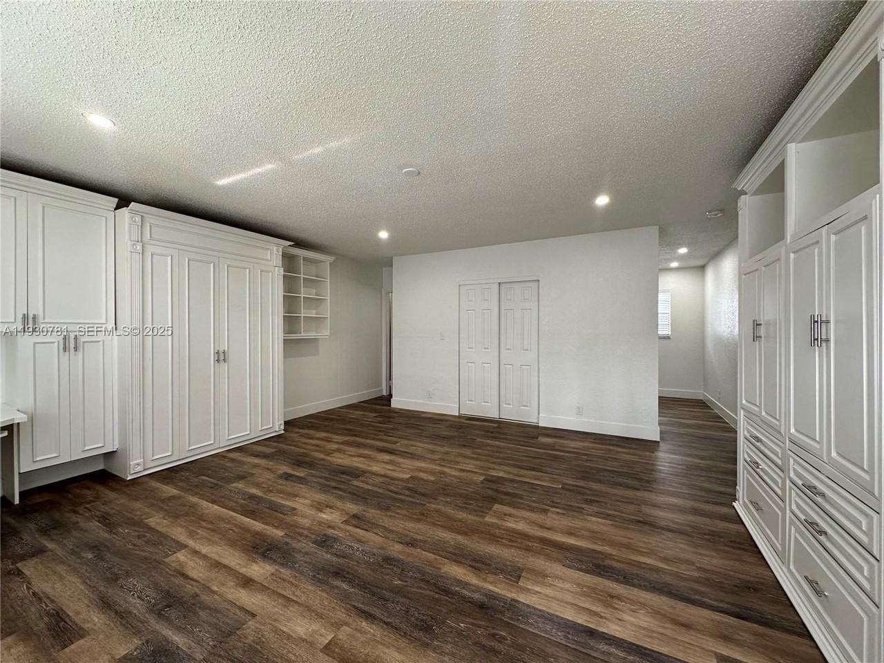 112 Nw 2nd Ave #C - Photo 2 of 27