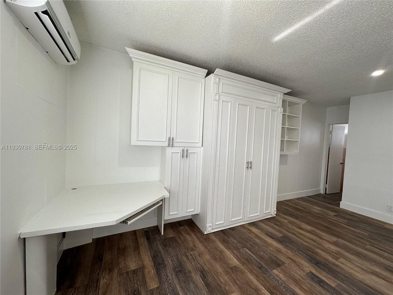 112 Nw 2nd Ave #C - Photo 4 of 27