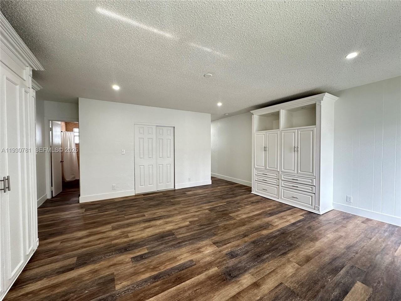 112 Nw 2nd Ave #C - Photo 5 of 27