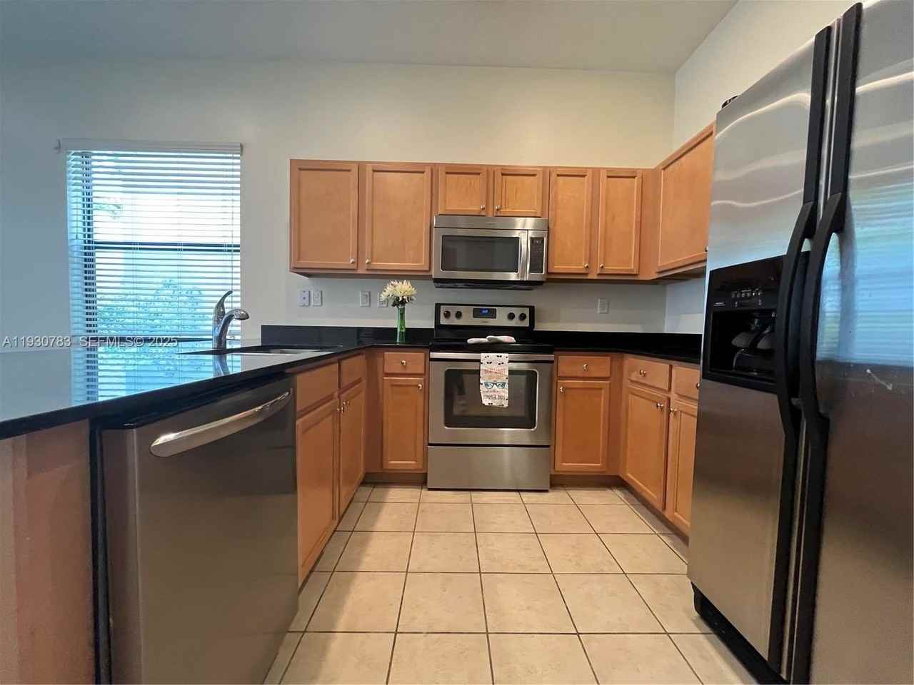 9165 Southwest 36th Manor - Photo 5 of 17