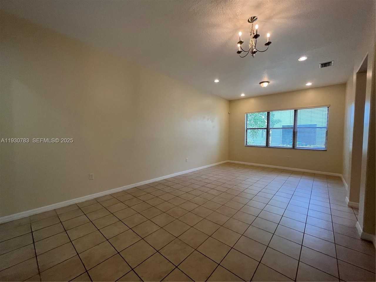 9165 Southwest 36th Manor - Photo 6 of 17