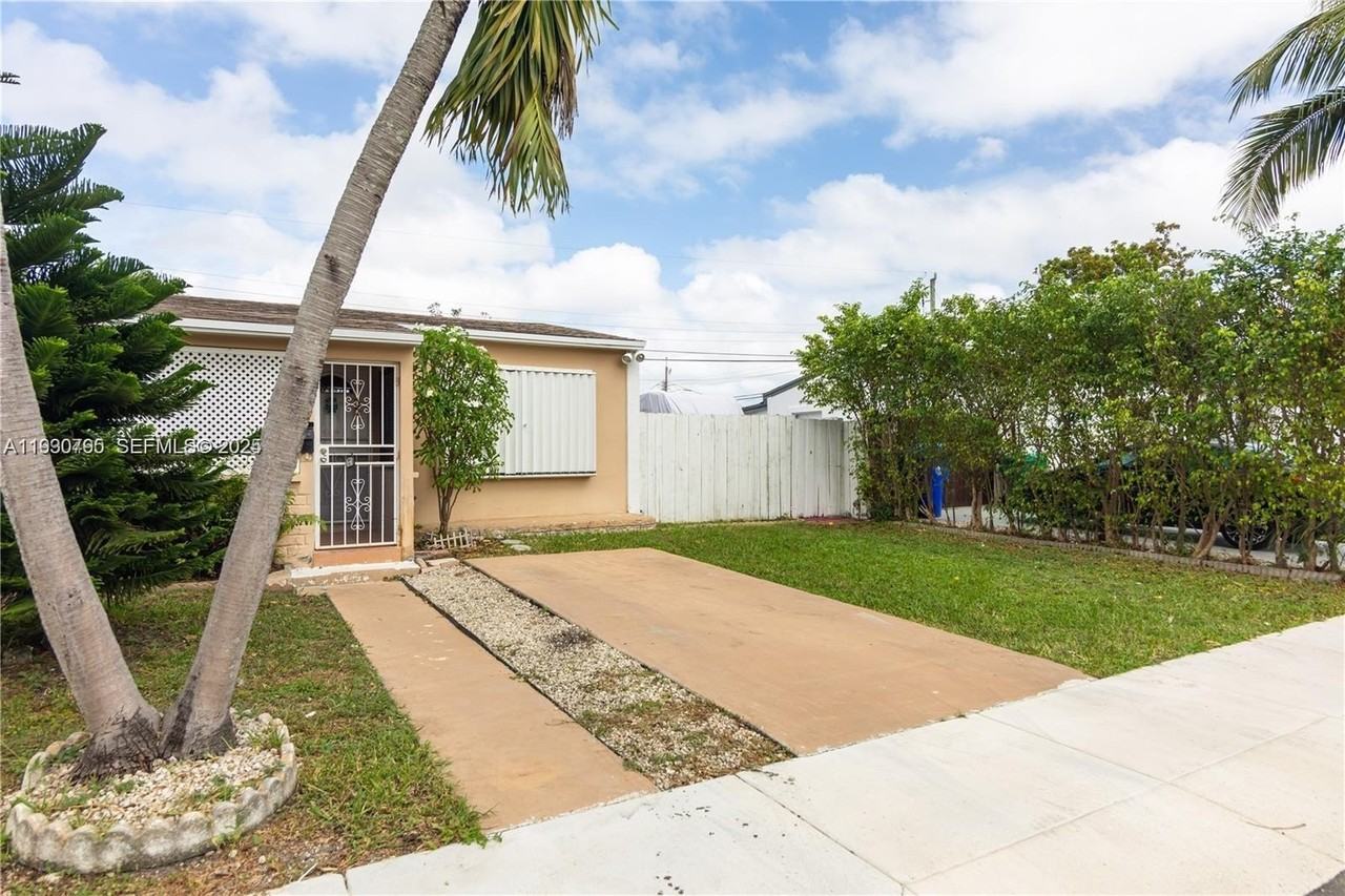 3165 Southwest 27th Lane #1 - Photo 2 of 30