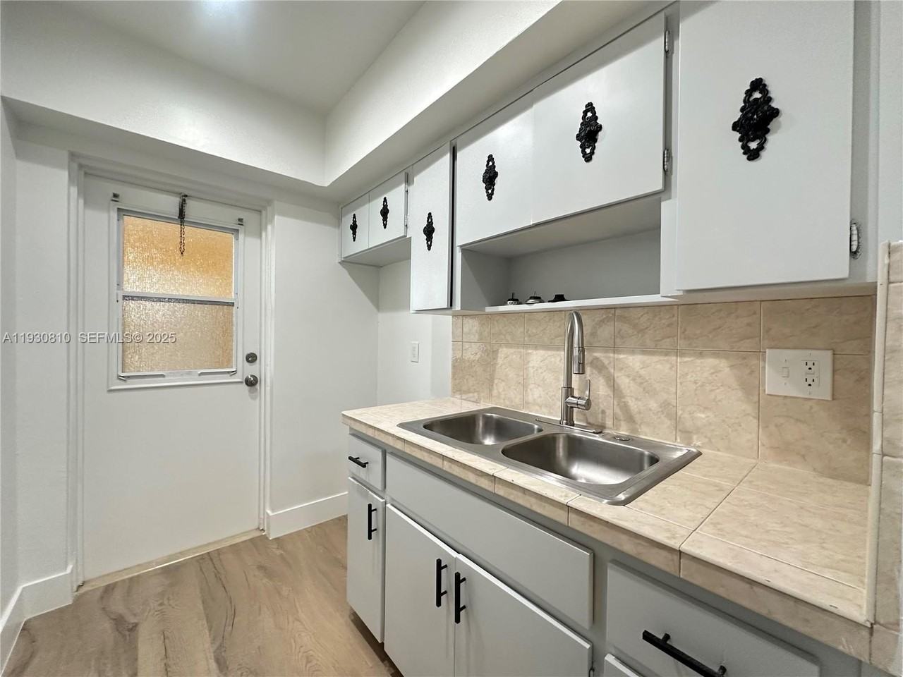 2822 Van Buren St #107 - Photo 6 of 24