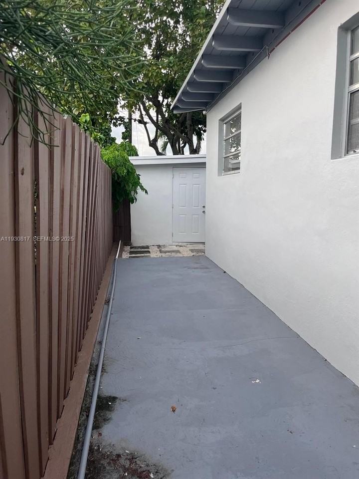 50 Nw 68th Ct #2 - Photo 3 of 13