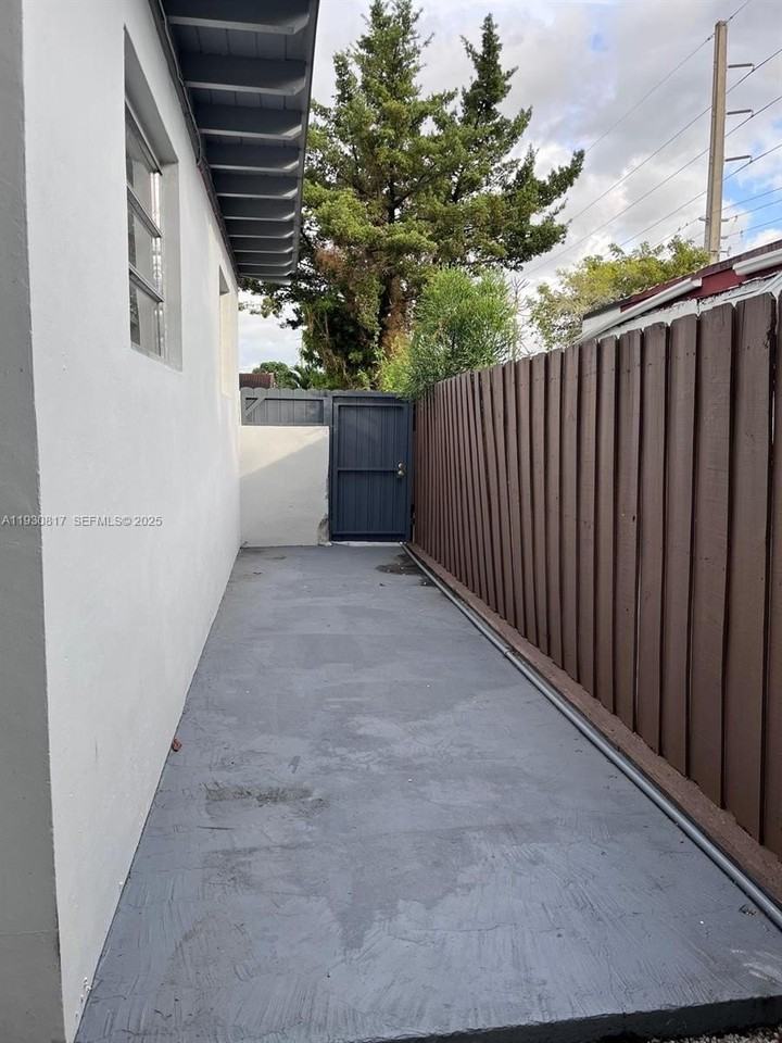 50 Nw 68th Ct #2 - Photo 4 of 13