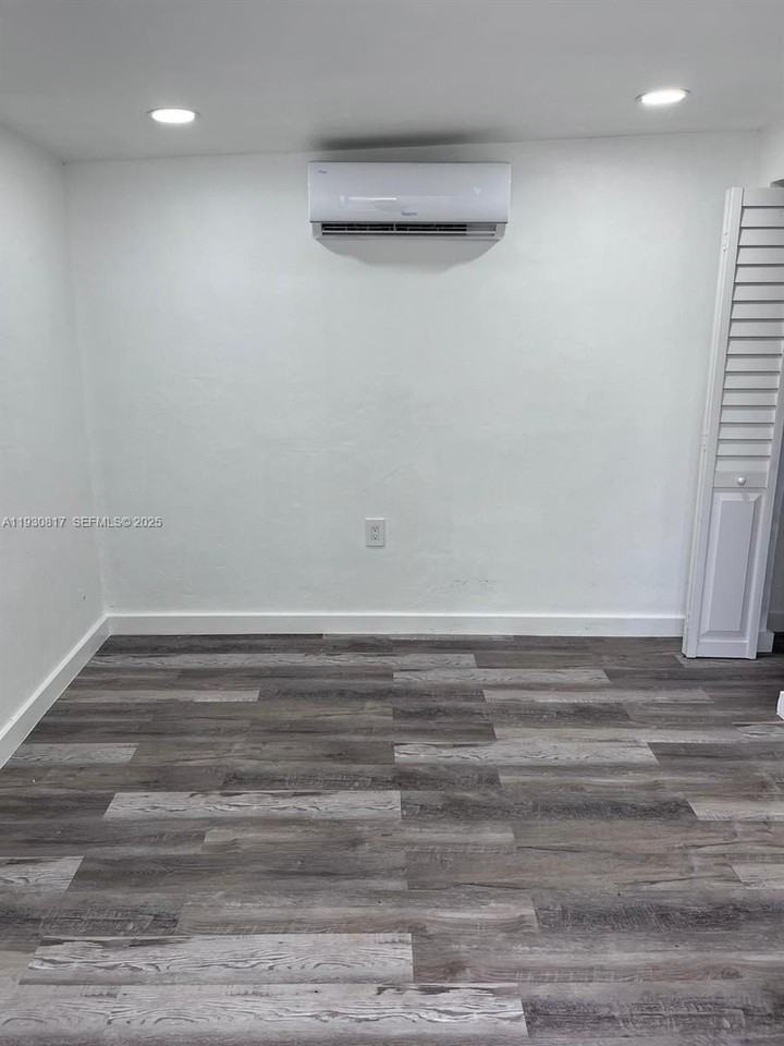 50 Nw 68th Ct #2 - Photo 6 of 13