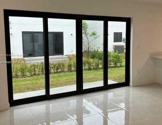 1167 Nw 2nd St - Photo 5 of 28