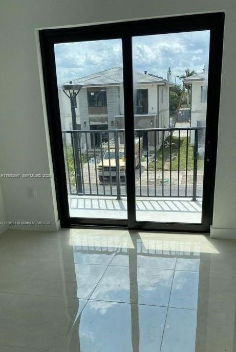 1167 Nw 2nd St - Photo 6 of 28