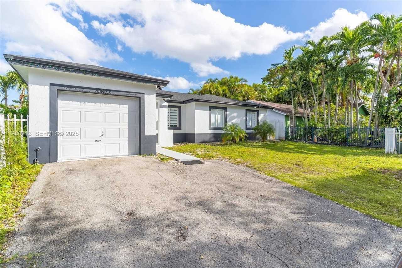 20823 Southwest 126th Court #20823 - Photo 4 of 31