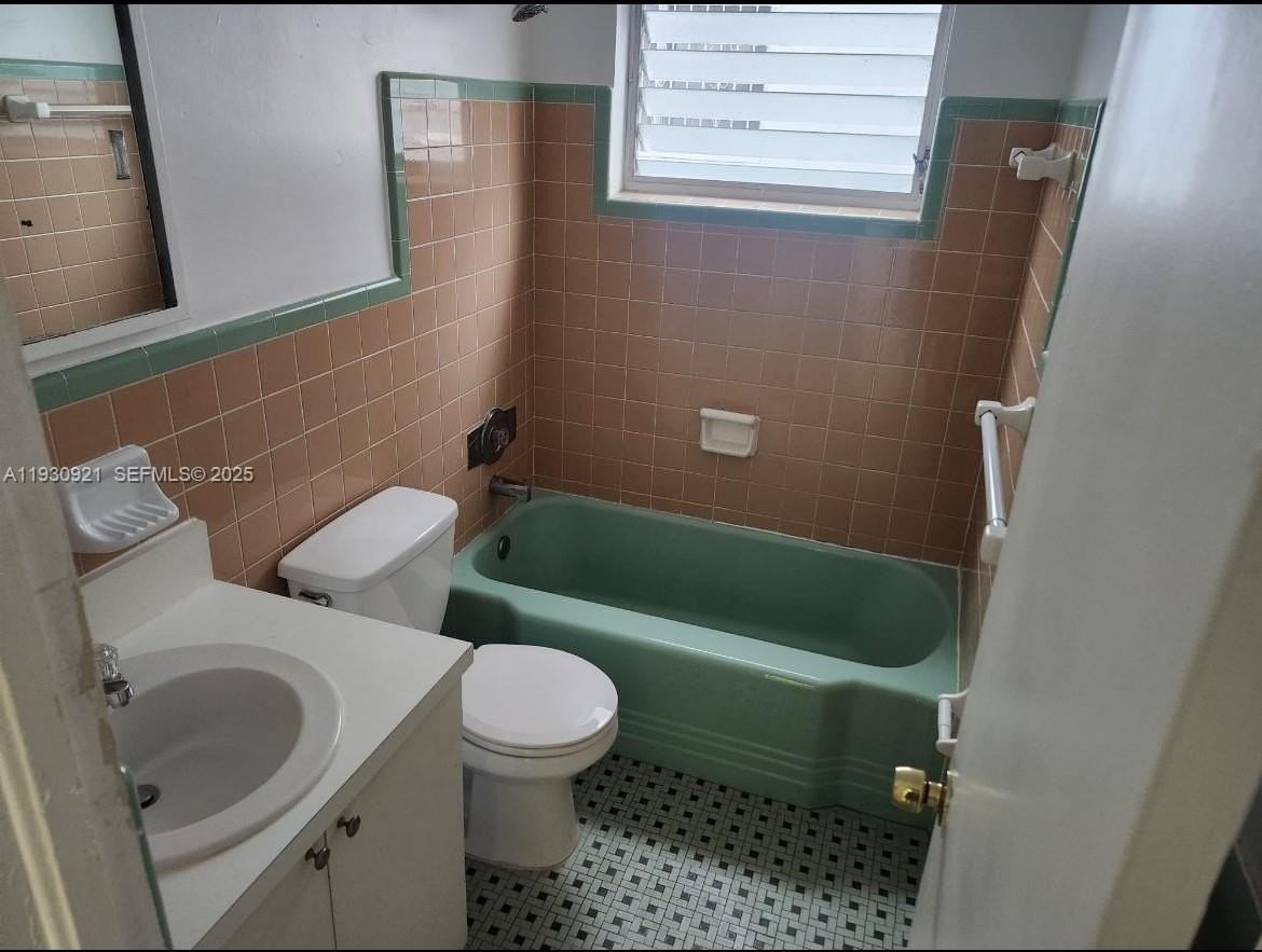 501 77th Street #3 - Photo 3 of 6