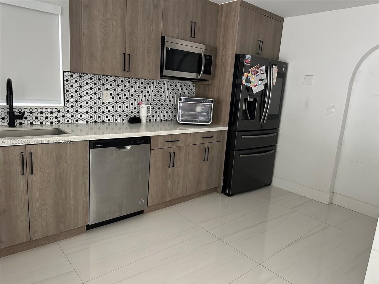 14830 Harding Lane - Photo 3 of 12