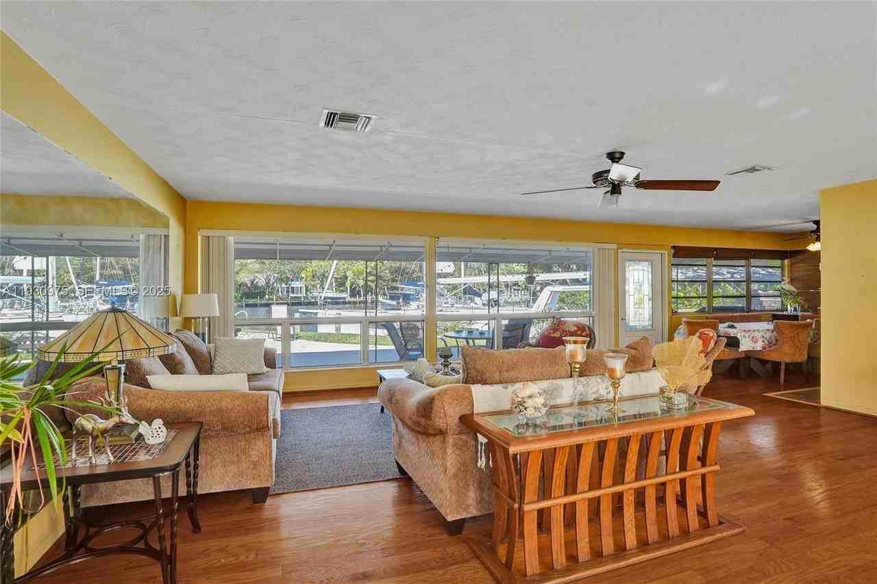 1321 Mandarin Isle - Photo 3 of 21