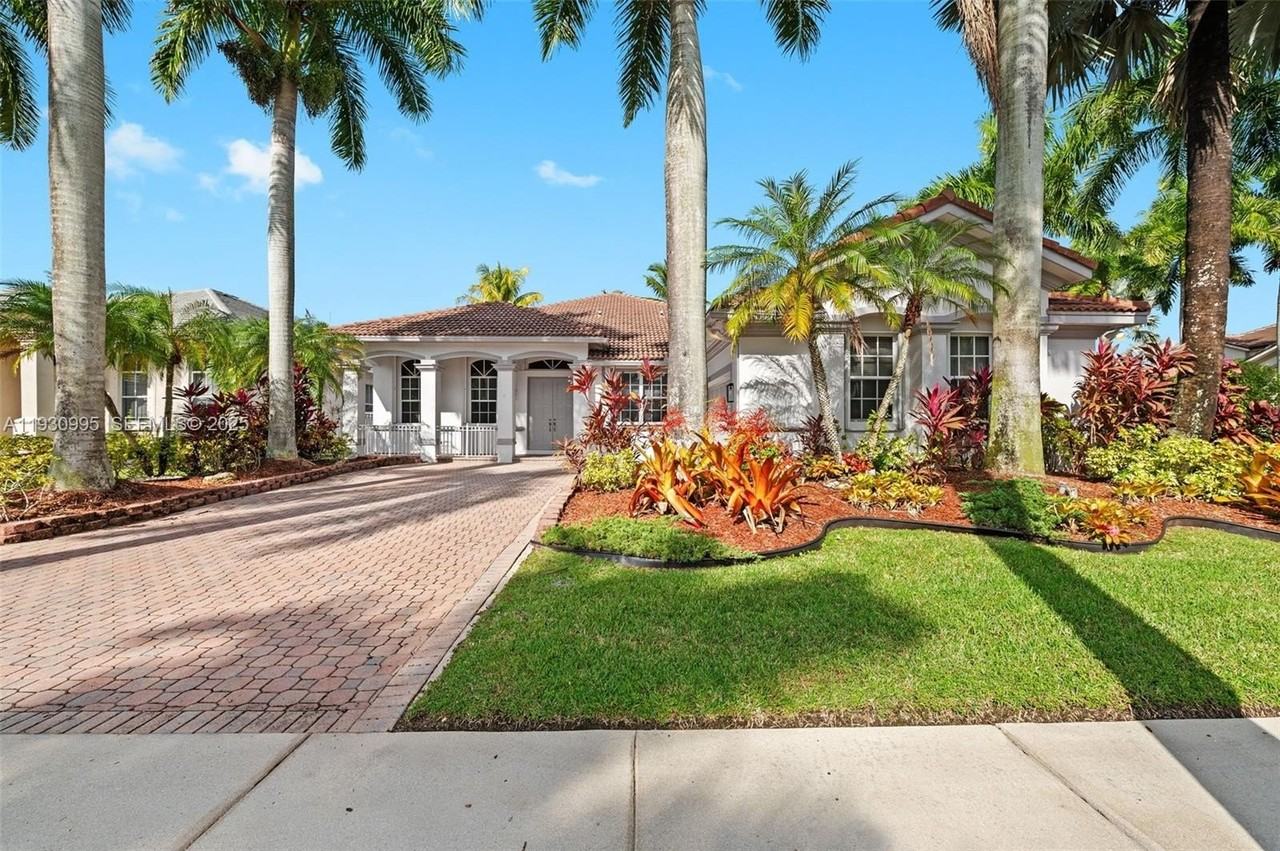 1901 Timberline Road - Photo 2 of 40