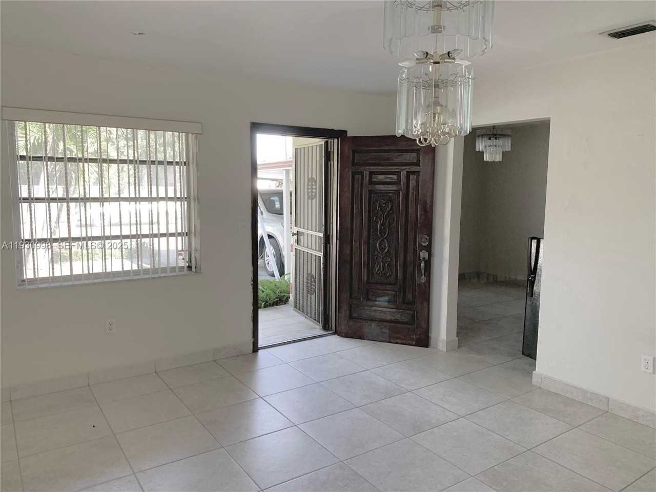 2814 Southwest 7th Street #2814 - Photo 4 of 13