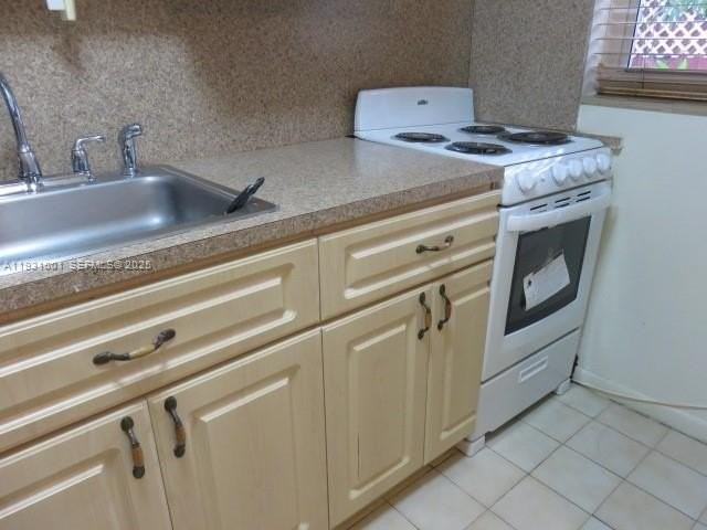 2820 Southwest 16th Terrace #EFF - Photo 2 of 8