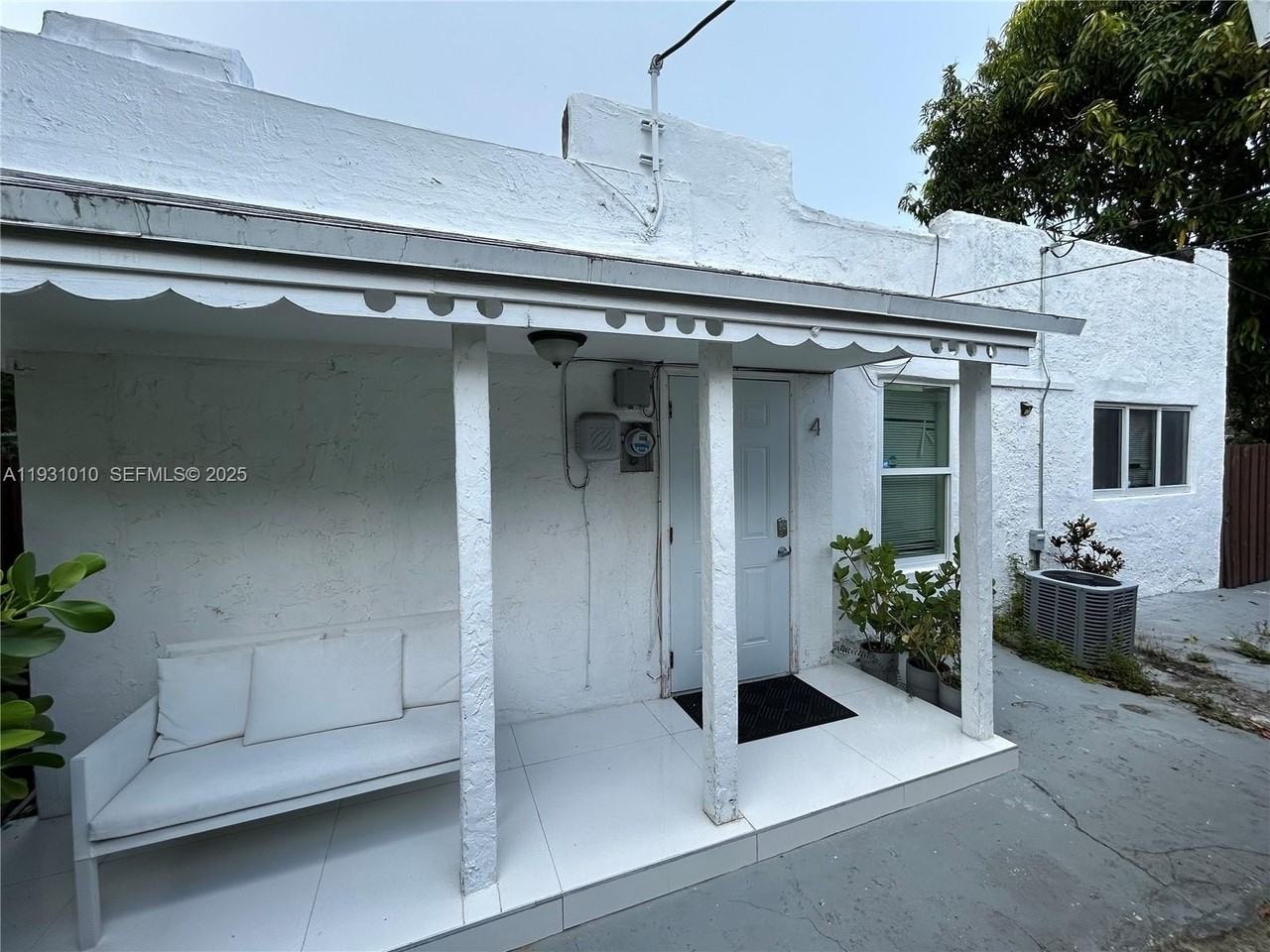 551 Northwest 41st Street #4 - Photo 2 of 13