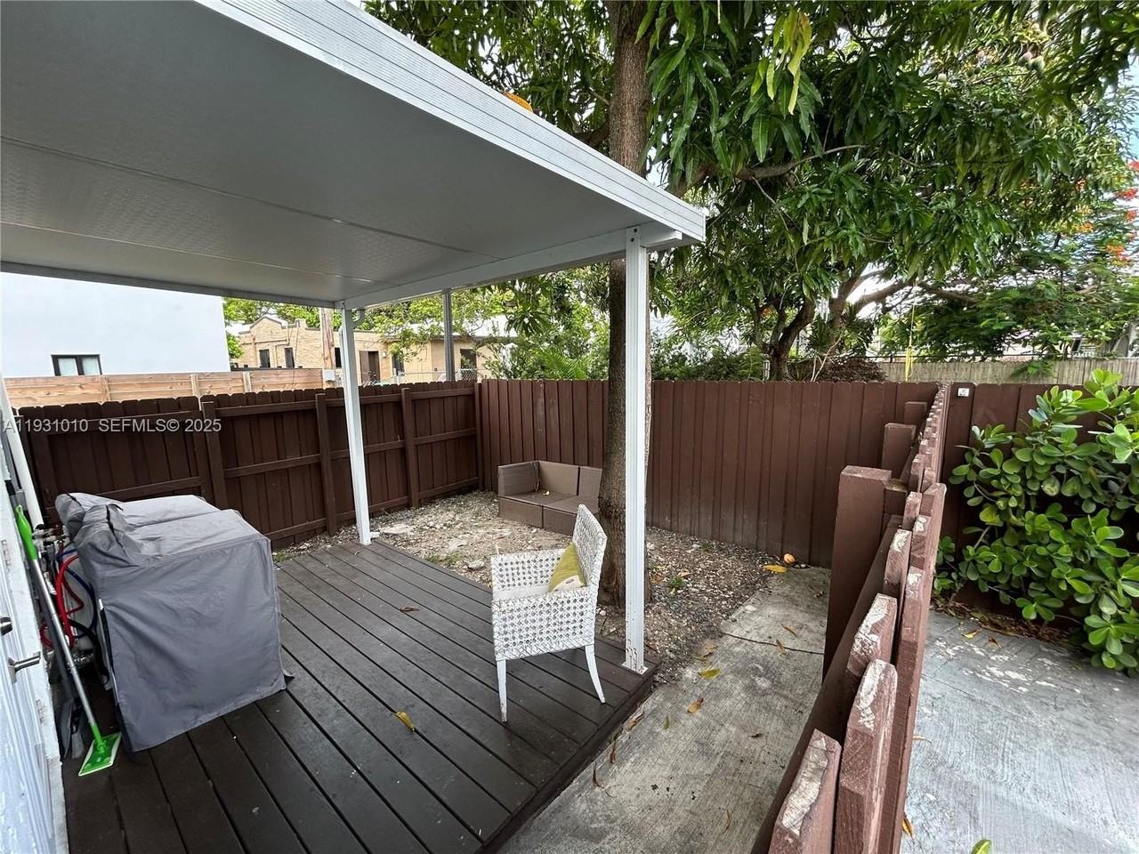 551 Northwest 41st Street #4 - Photo 4 of 13