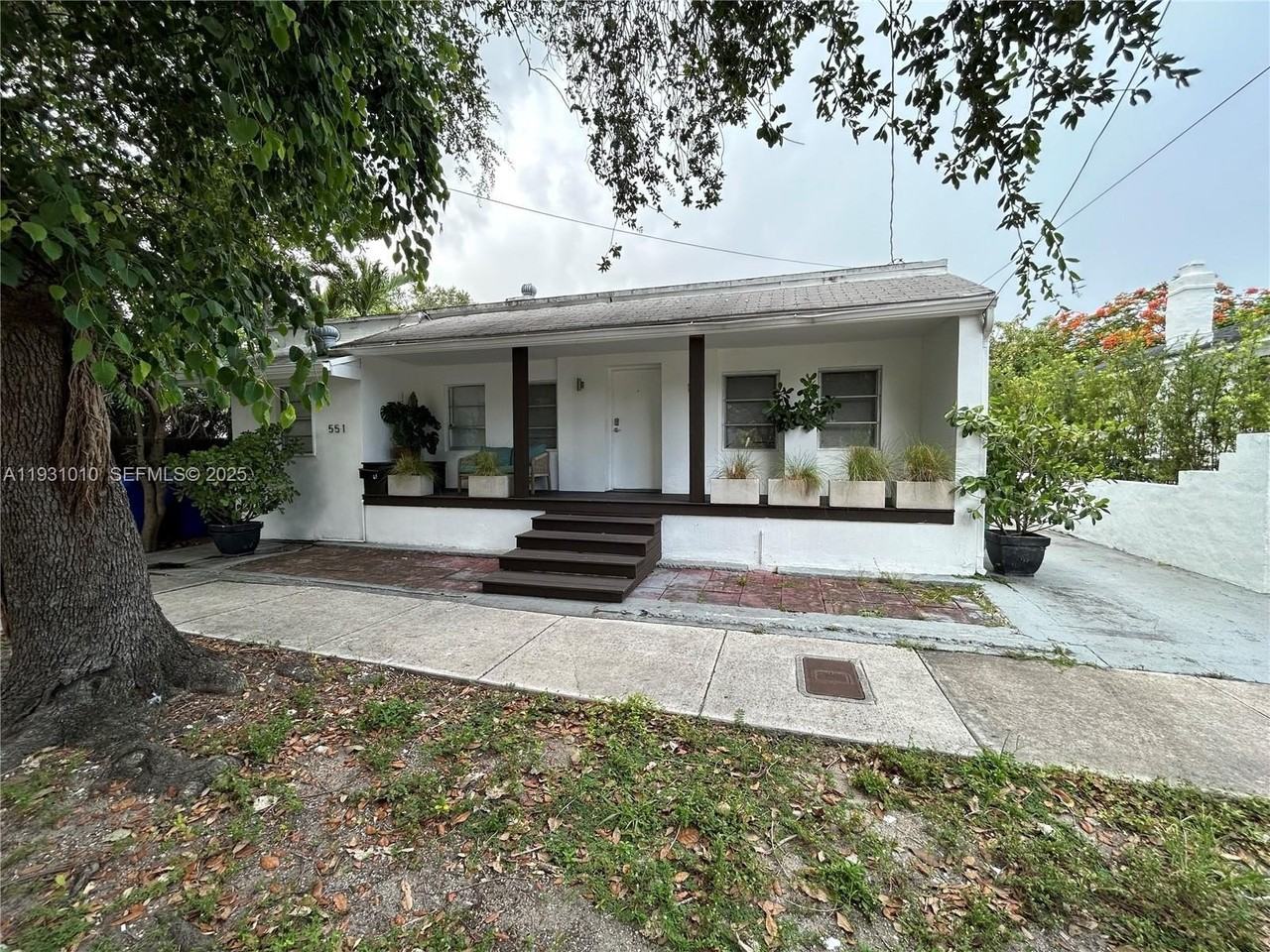 551 Northwest 41st Street #4 - Photo 5 of 13