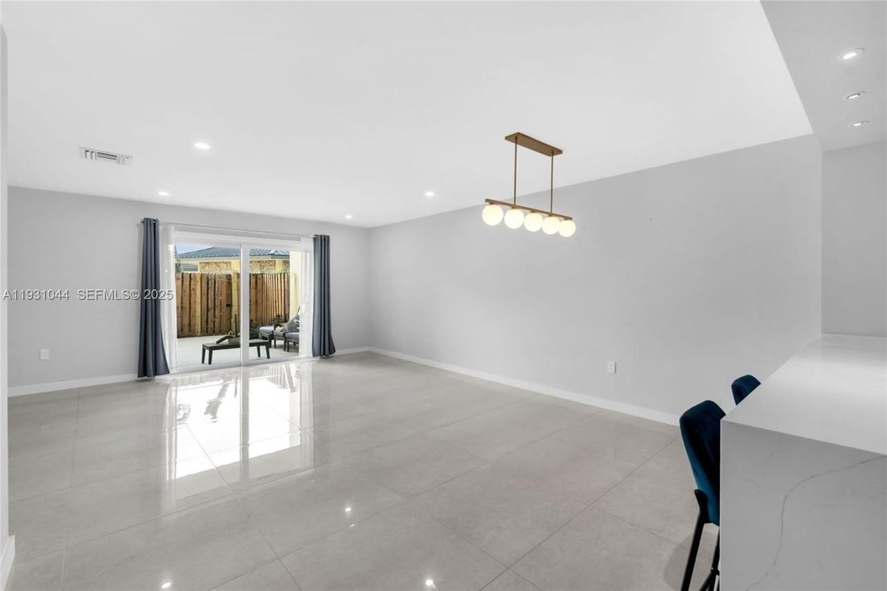 8443 Southwest 137th Avenue #8443 - Photo 4 of 27