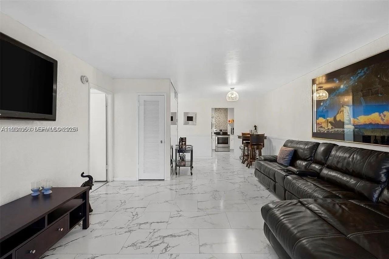 4043 Nw 16th St #201 - Photo 7 of 22