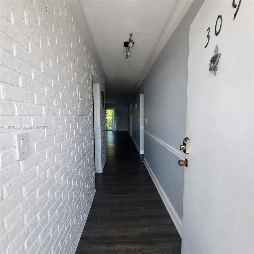 240 Galen Dr #309 - Photo 3 of 12