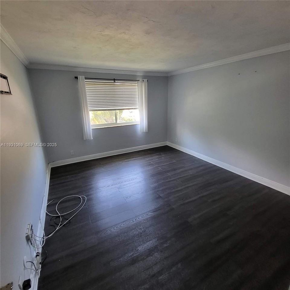 240 Galen Dr #309 - Photo 7 of 12