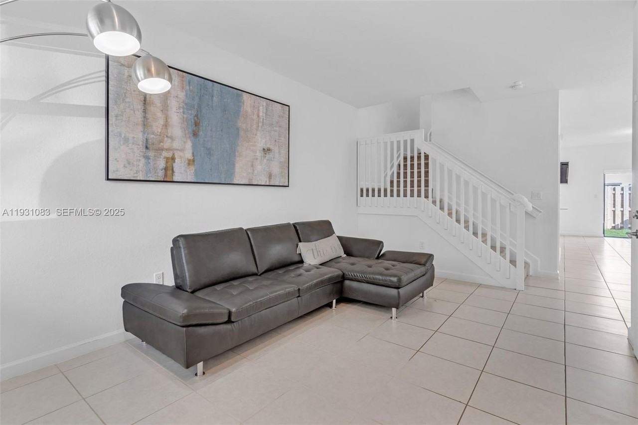 28625 Southwest 133rd Avenue - Photo 7 of 21