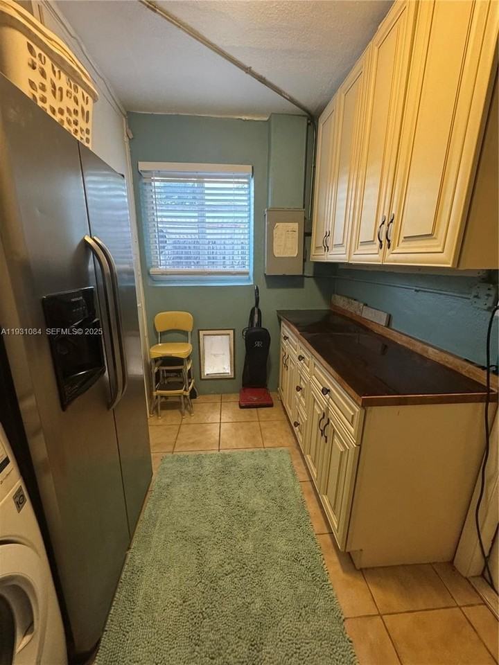 918 Southeast 16th Street #918 - Photo 7 of 20