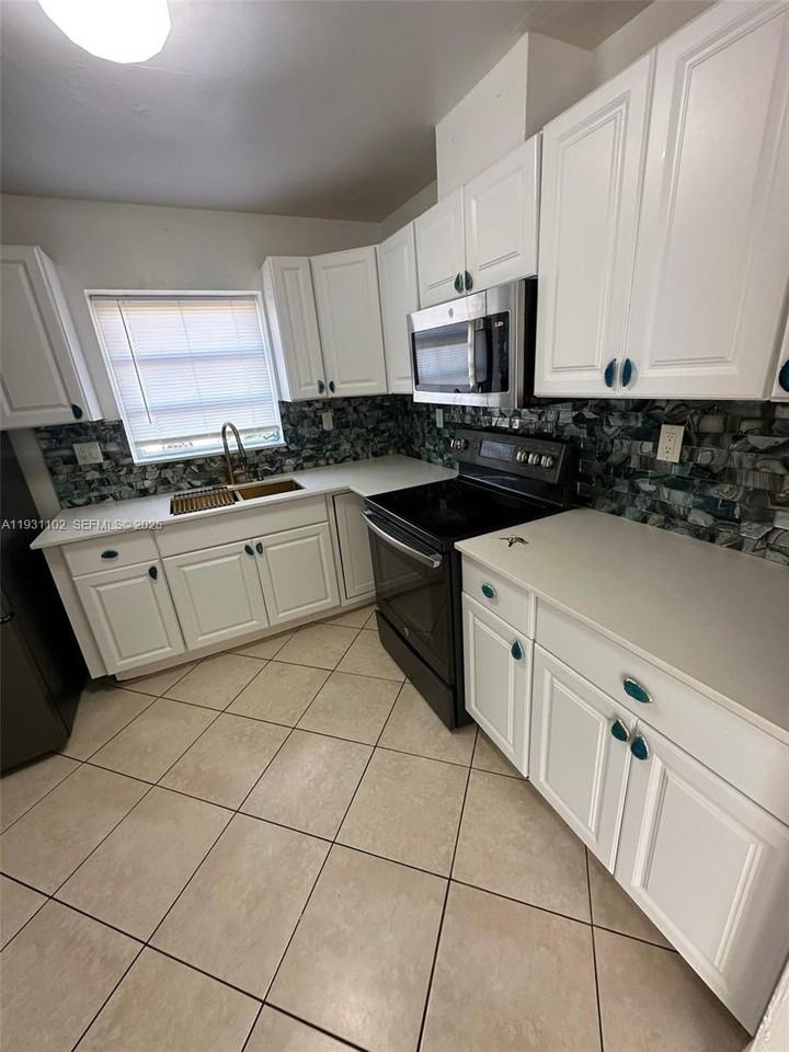 740 Northwest 178th Terrace - Photo 7 of 28