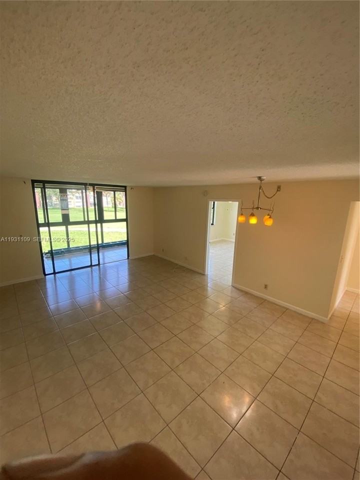 7331 Nw 18th St #204 - Photo 3 of 18