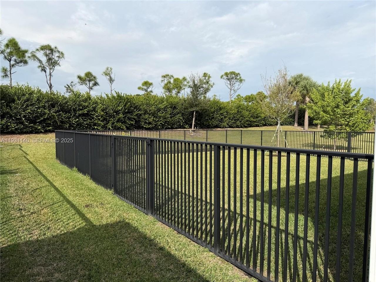 400 Southeast Mulbery Way #400 - Photo 3 of 17