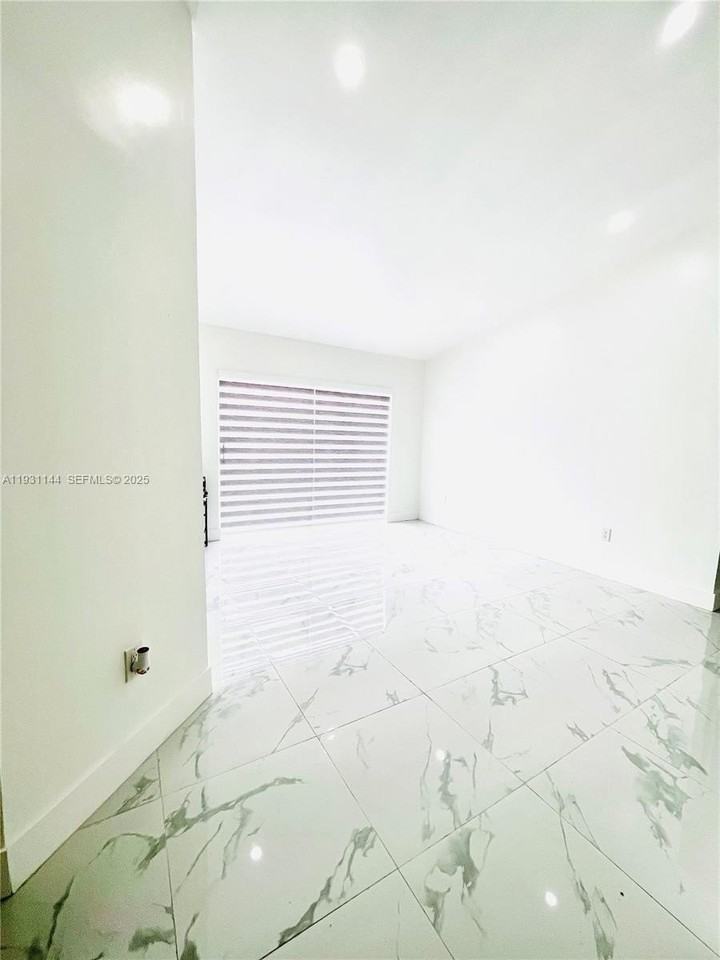 164 Northwest 85th Court #0 - Photo 6 of 25