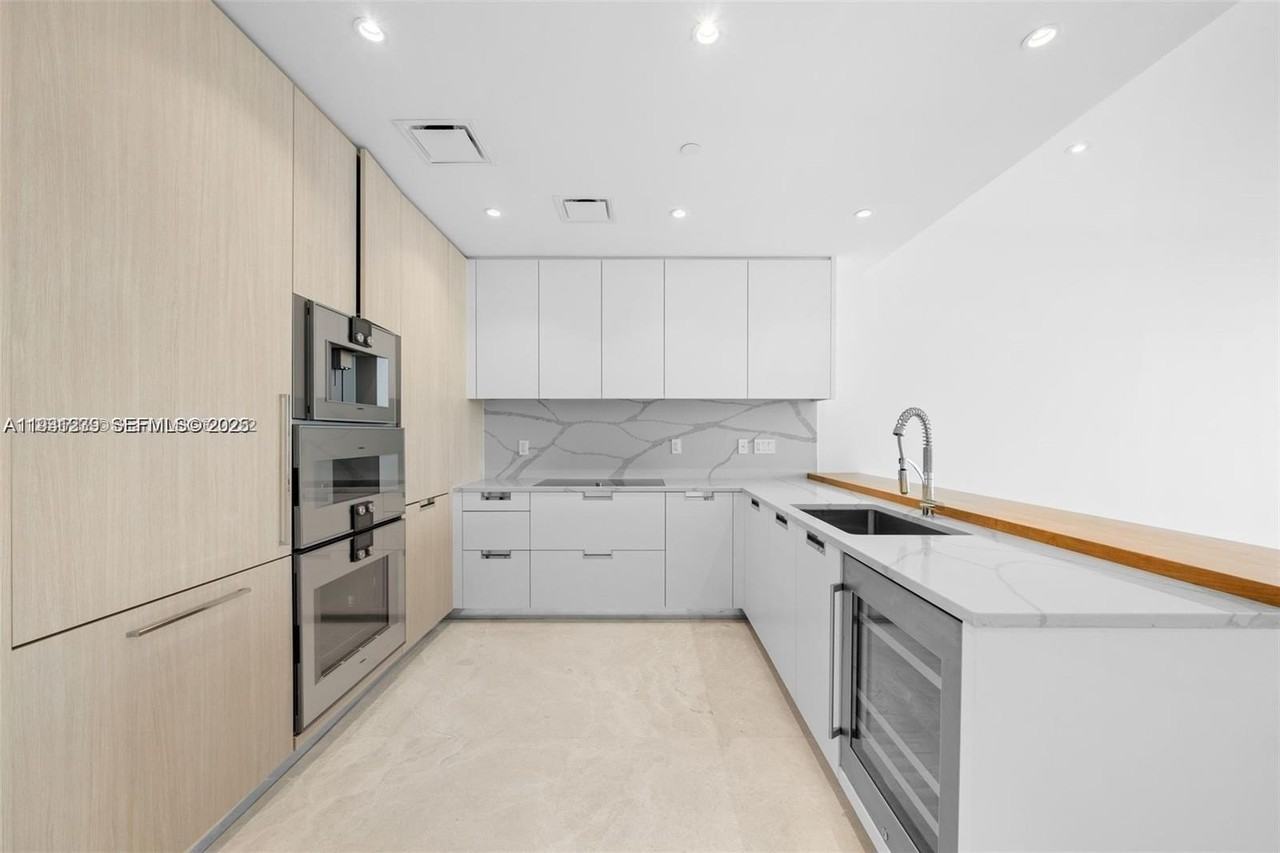 15701 Collins Avenue #2803 - Photo 4 of 28