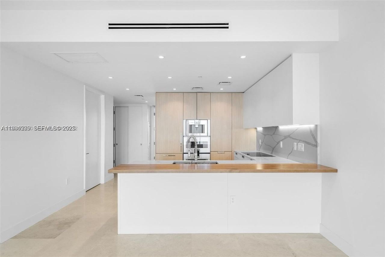 15701 Collins Avenue #2803 - Photo 5 of 28