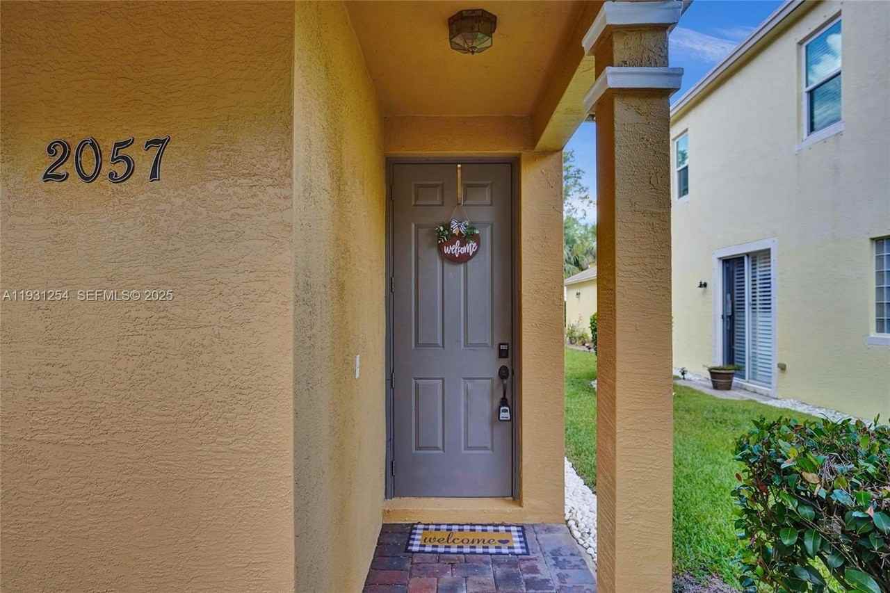 2057 Southeast Avon Park Drive - Photo 3 of 50