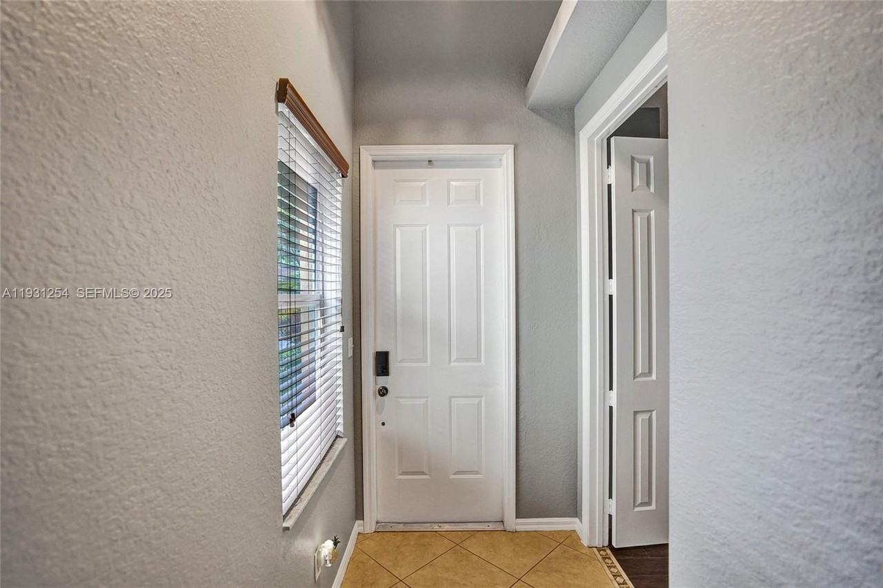 2057 Southeast Avon Park Drive - Photo 4 of 50