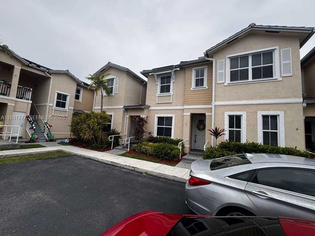 2819 Se 1st Dr #5 - Photo 2 of 18