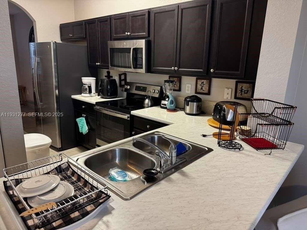 2819 Se 1st Dr #5 - Photo 4 of 18