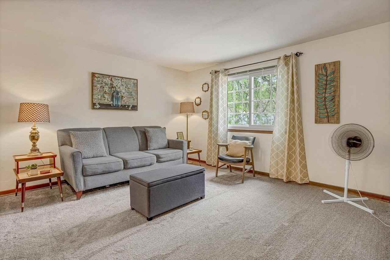 5602 Berry Court - Photo 5 of 25