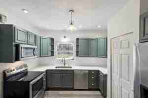 featured image of Sanford Ave