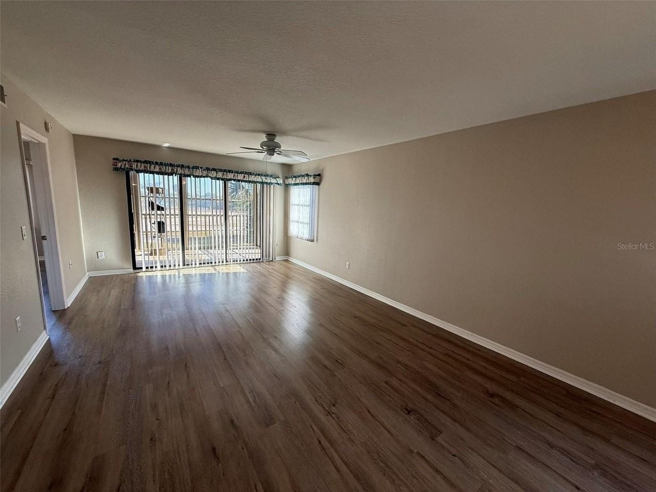 175 Kings Hwy #B8 - Photo 4 of 22