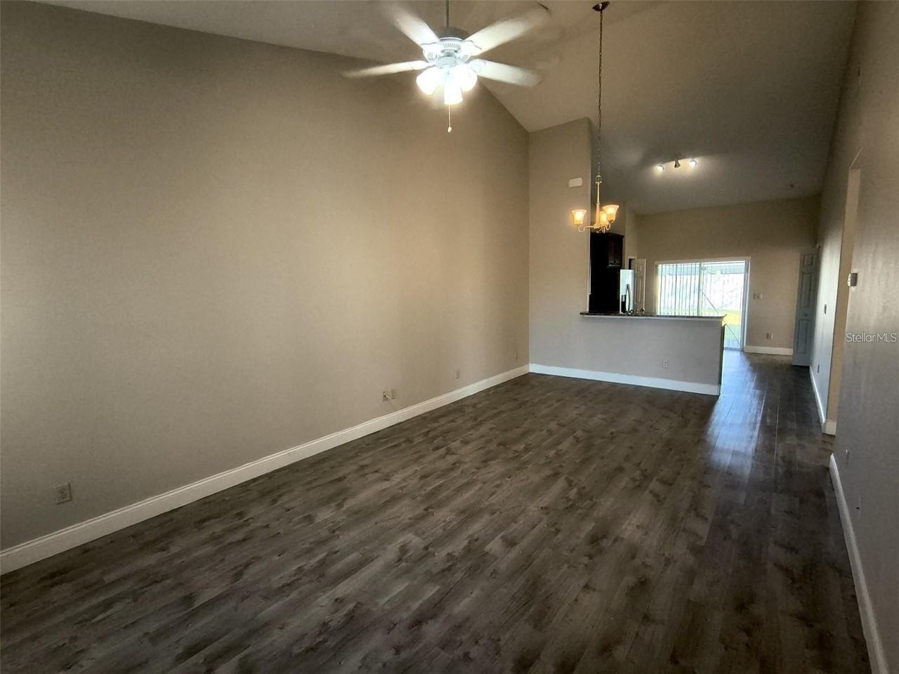 13 Wood Amber Ln #B - Photo 5 of 7