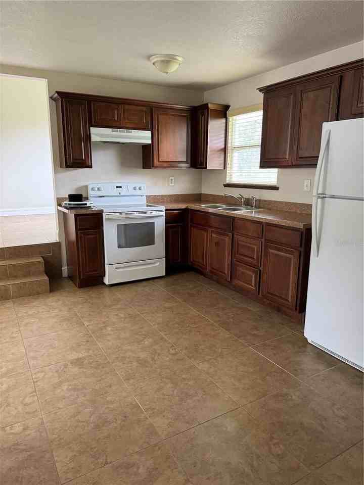 2824 Avenue G Nw - Photo 5 of 10