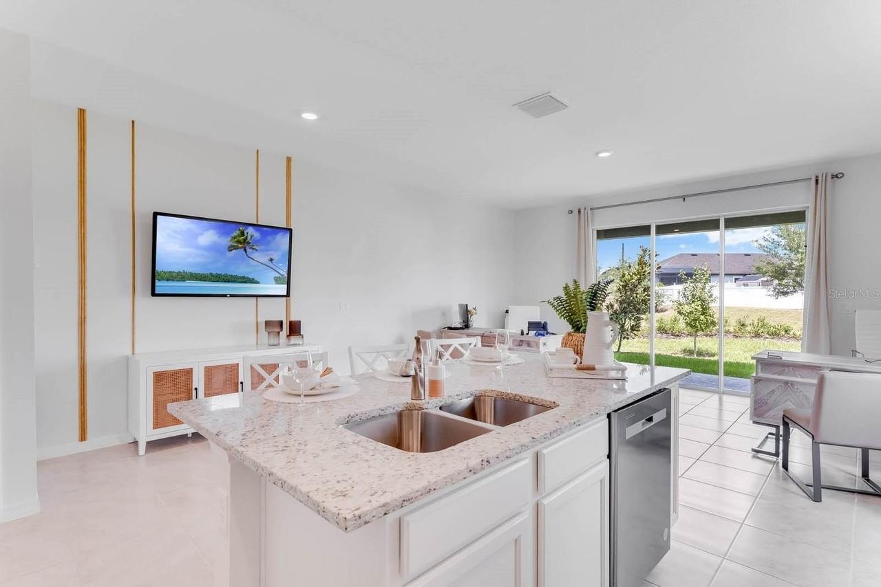 1785 Wooden Street - Photo 7 of 26