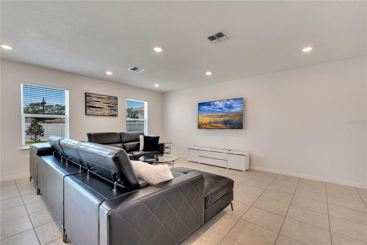 900 Bocavista Court - Photo 4 of 33