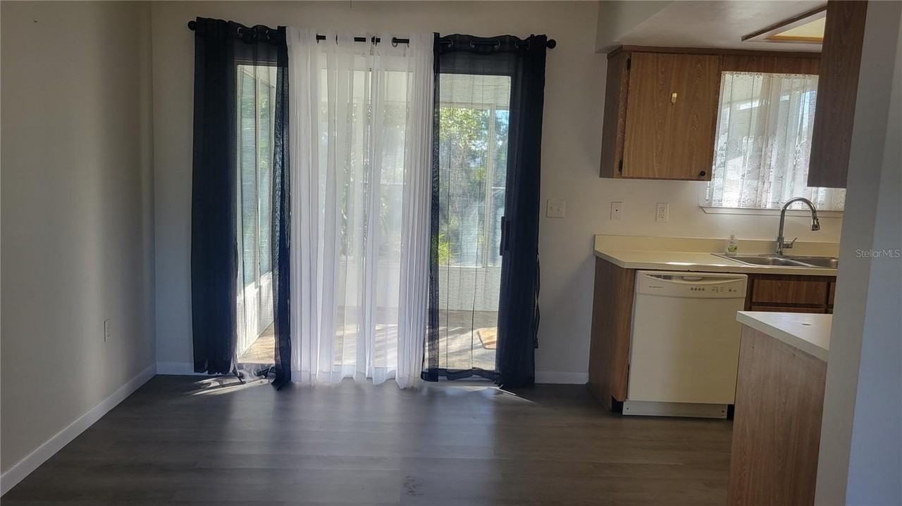 10881 Sw 75th Ave - Photo 3 of 11