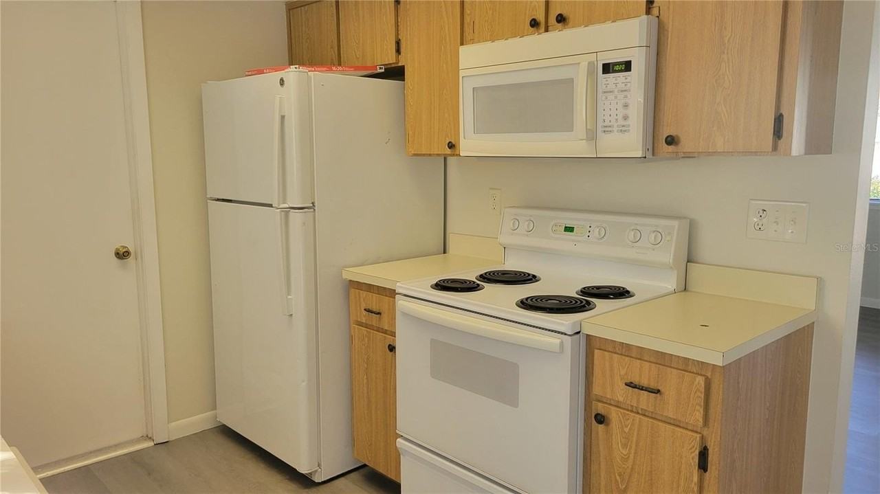 10881 Sw 75th Ave - Photo 4 of 11