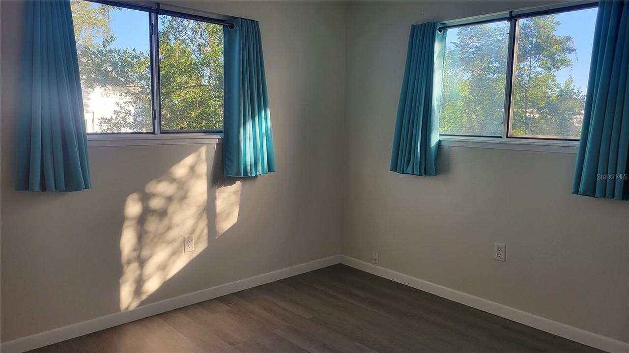 10881 Sw 75th Ave - Photo 6 of 11