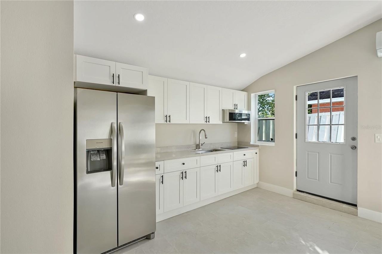 12826 Illinois Woods Lane - Photo 3 of 8